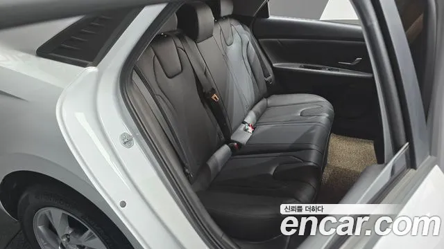 Hyundai Avante — фото 12