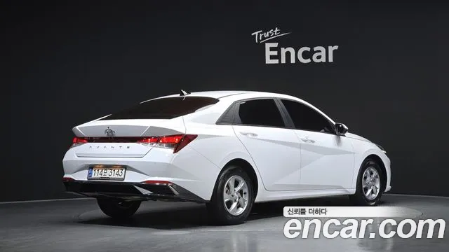 Hyundai Avante — фото 2