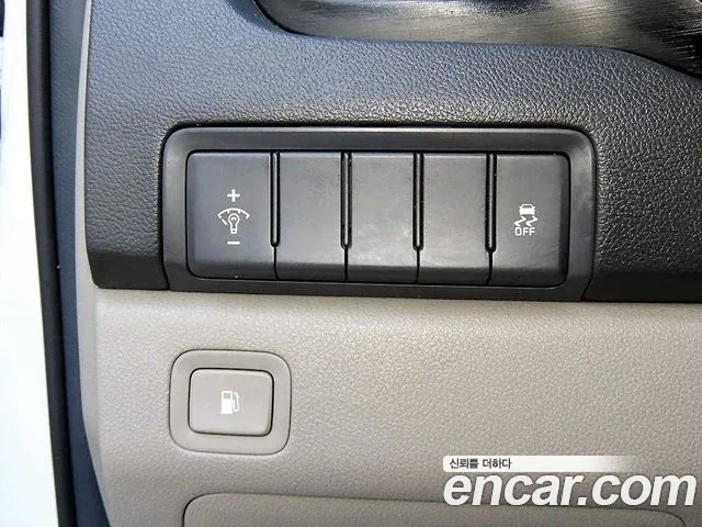 Kia Carnival — фото 12