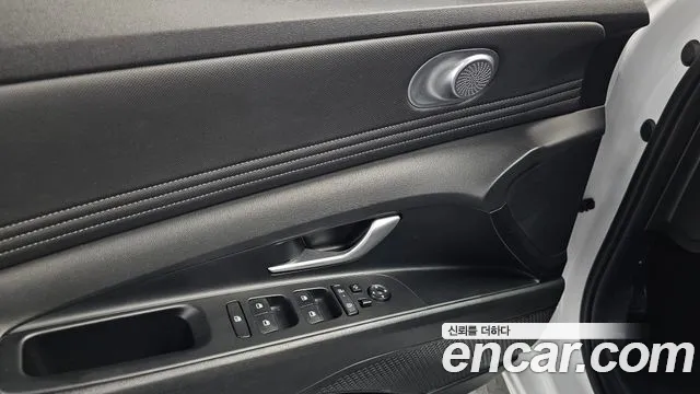 Hyundai Avante — фото 18