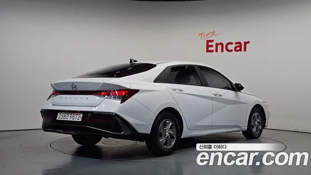 Hyundai Avante — фото 2