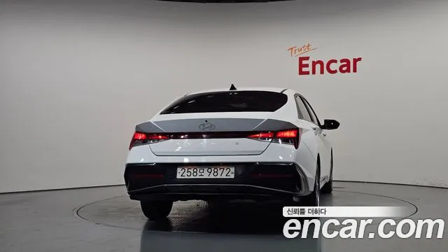 Hyundai Avante — фото 4