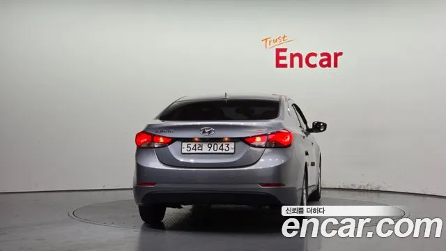 Hyundai Avante — фото 4