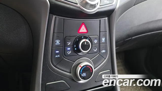 Hyundai Avante — фото 17