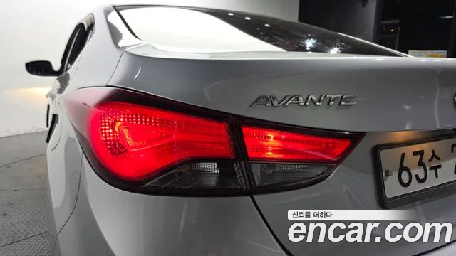 Hyundai Avante — фото 23