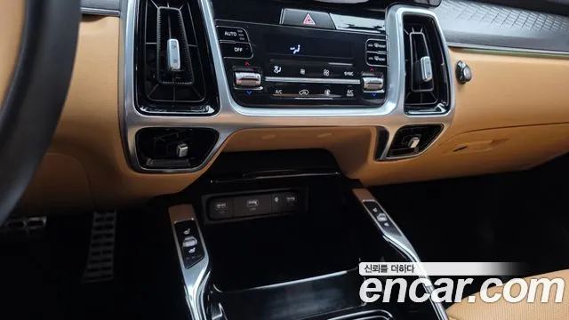 Kia Sorento — фото 17