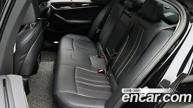 BMW 5-Series — фото 11