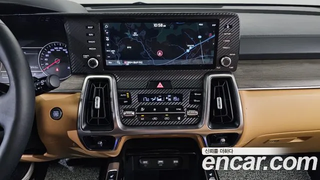 Kia Sorento — фото 16