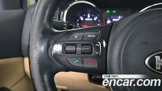 Kia Carnival — фото 18