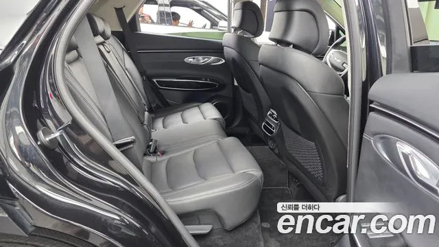 Genesis GV70 — фото 11