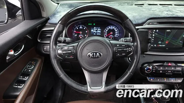 Kia Sorento — фото 13