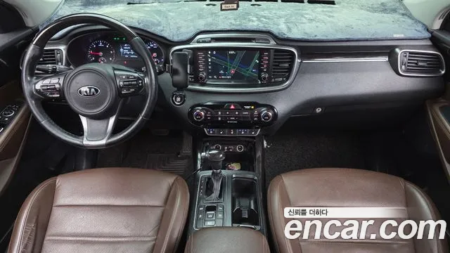 Kia Sorento — фото 7