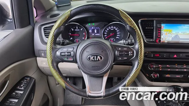 Kia Carnival — фото 13