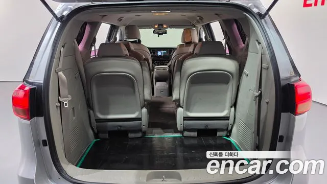 Kia Carnival — фото 20