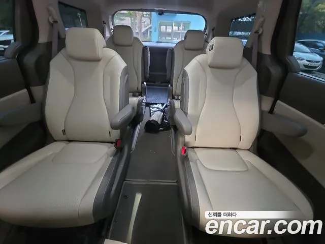 Kia Carnival — фото 13