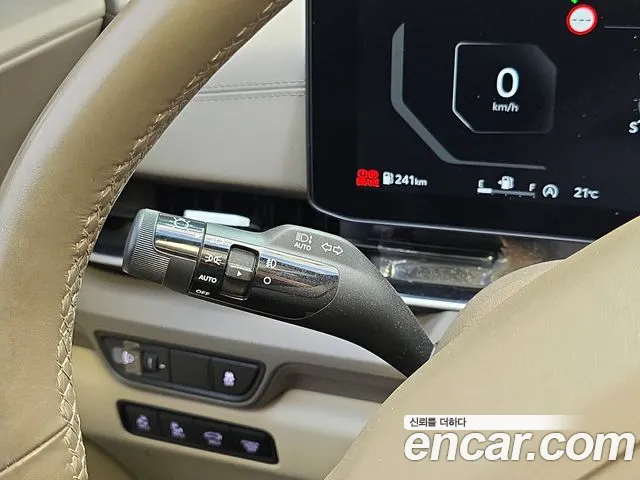 Kia Carnival — фото 17