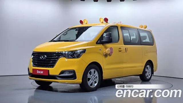Hyundai Starex — фото 1