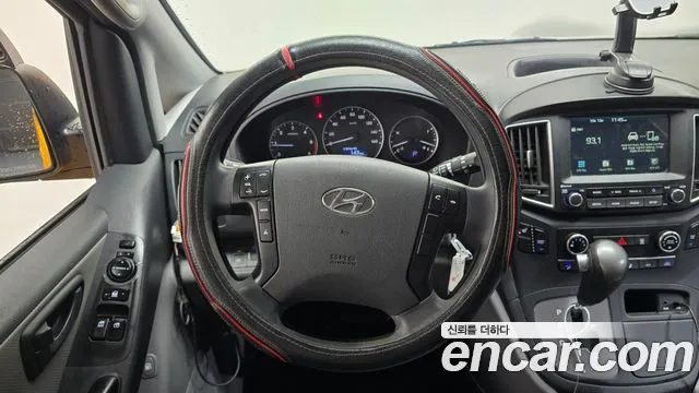 Hyundai Starex — фото 13