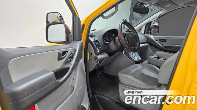 Hyundai Starex — фото 10