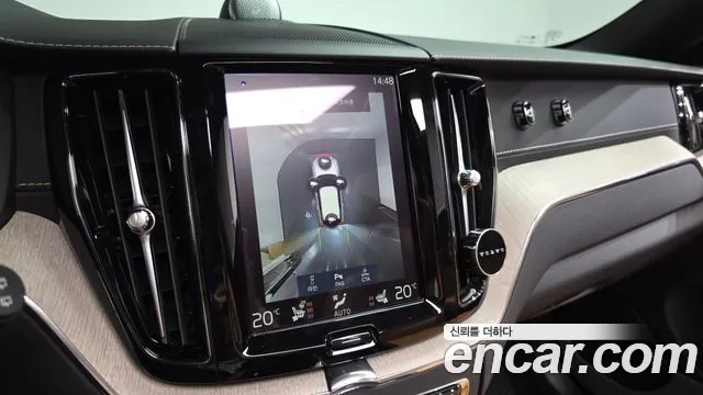 Volvo XC60 — фото 14