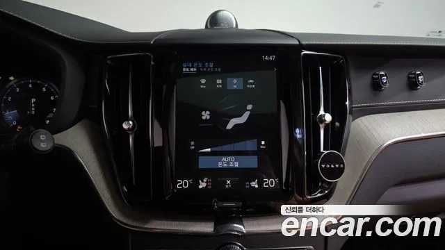 Volvo XC60 — фото 13