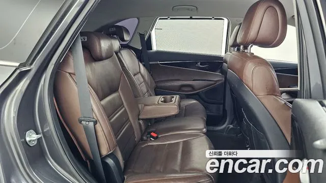 Kia Sorento — фото 12