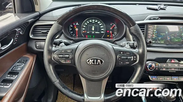 Kia Sorento — фото 13