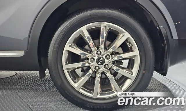 Kia Sorento — фото 21