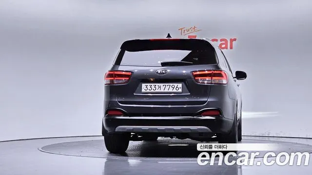 Kia Sorento — фото 4