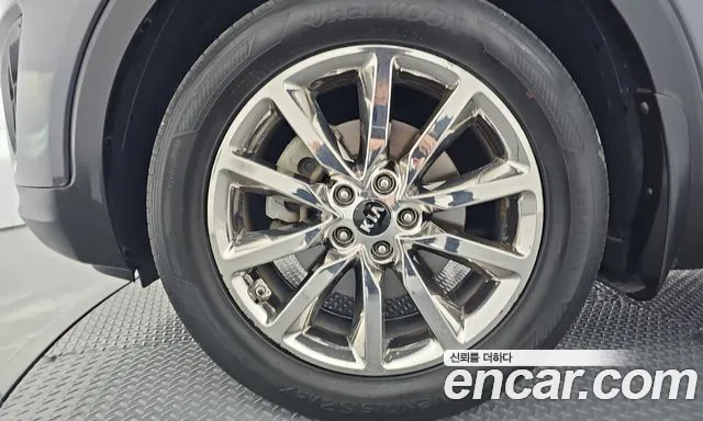Kia Sorento — фото 5