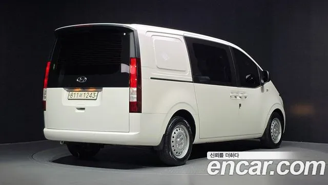 Hyundai Staria — фото 2