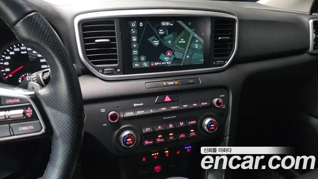 Kia Sportage — фото 13
