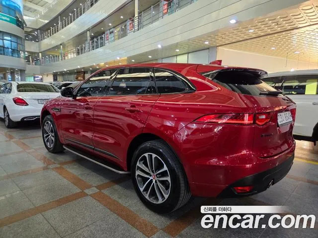 Jaguar F-PACE — фото 14