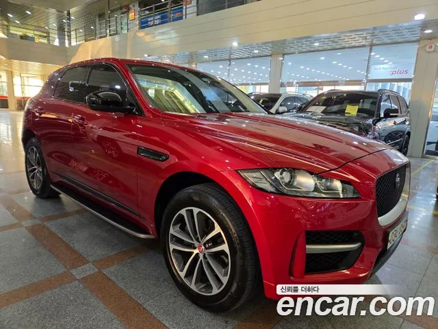 Jaguar F-PACE — фото 17