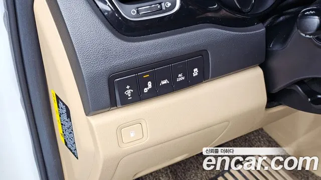 Kia Carnival — фото 14