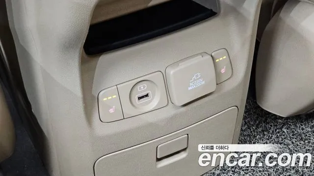 Kia Carnival — фото 20