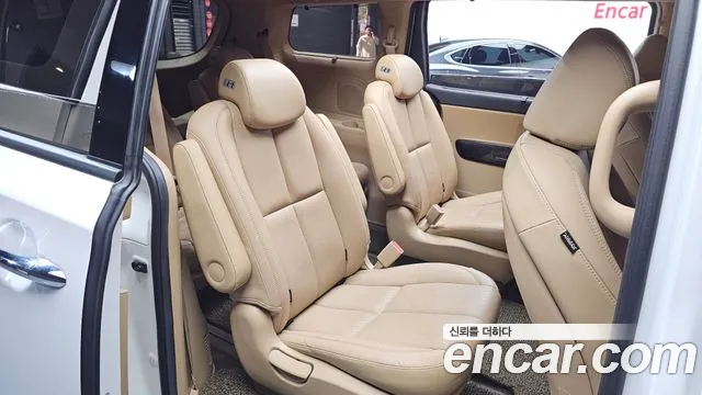 Kia Carnival — фото 26