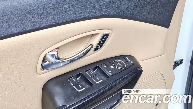 Kia Carnival — фото 29