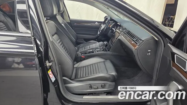 Volkswagen Passat — фото 11
