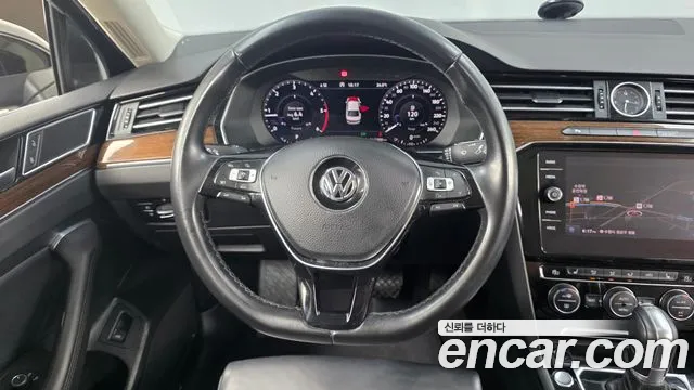 Volkswagen Passat — фото 13