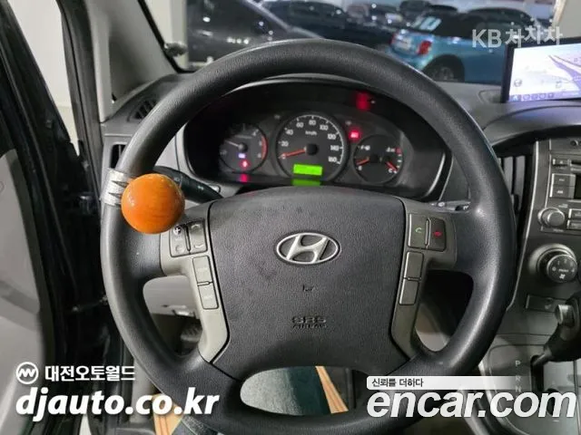 Hyundai Starex — фото 13