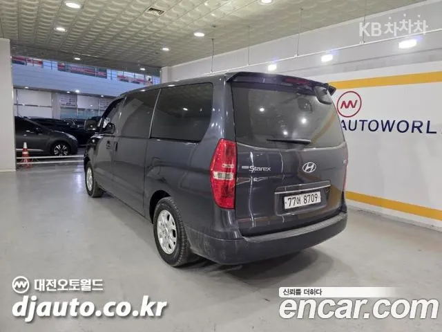 Hyundai Starex — фото 3