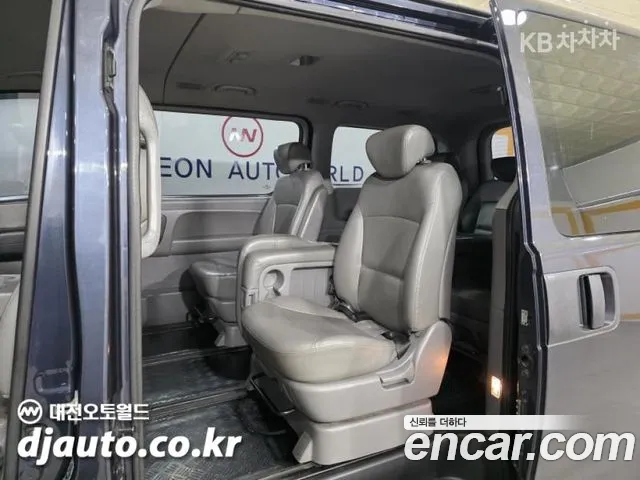 Hyundai Starex — фото 9