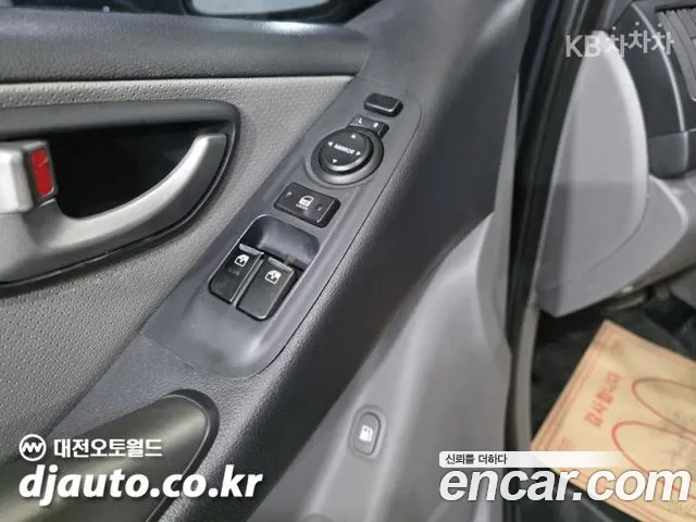 Hyundai Starex — фото 10