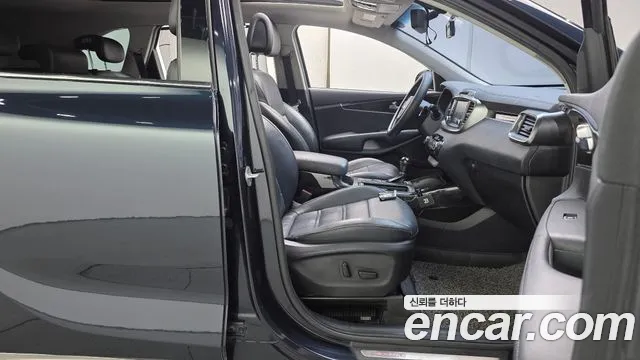 Kia Sorento — фото 11