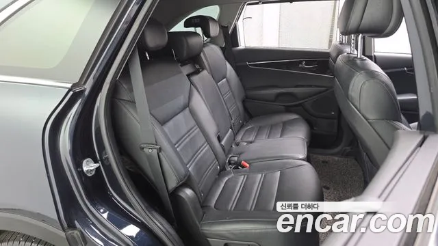 Kia Sorento — фото 12