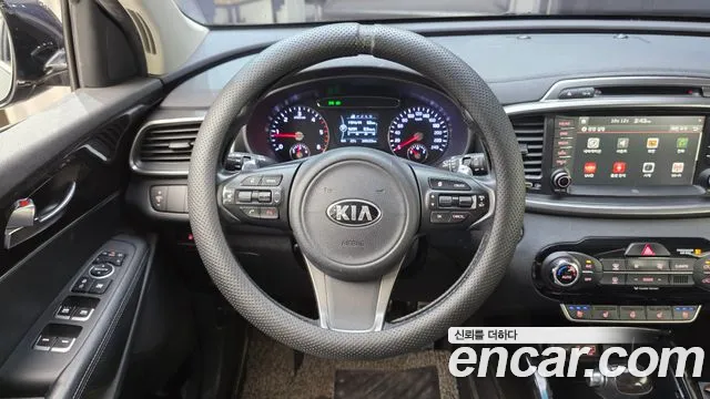 Kia Sorento — фото 13