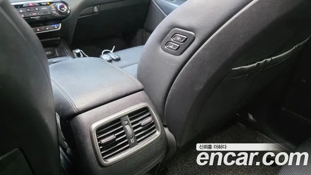 Kia Sorento — фото 18