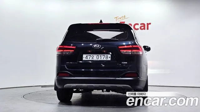 Kia Sorento — фото 4