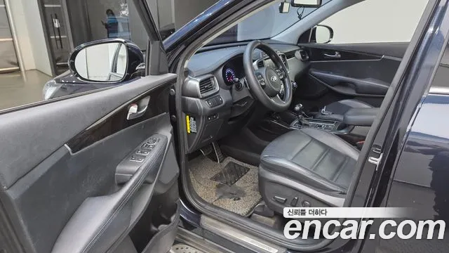 Kia Sorento — фото 10